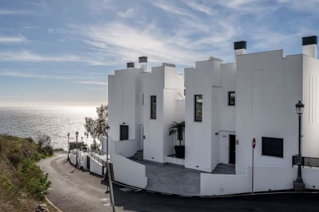 Piso de 2 habitaciones en Chaparil - Torrecilla - Punta Lara, Nerja en venta con piscina garaje - 369.000 € (Ref: 10021258)