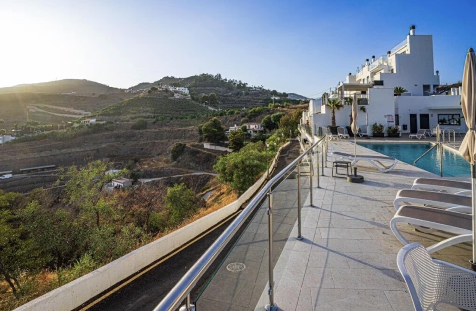 Piso de 2 habitaciones en Nerja en venta con piscina garaje - 369.000 € (Ref: 10021258)