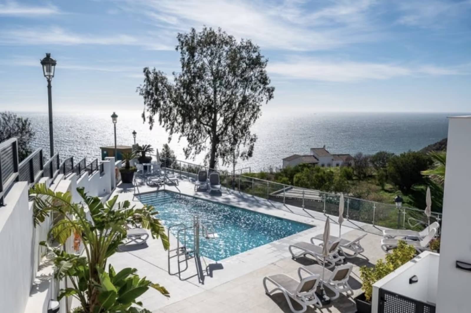 Piso de 2 habitaciones en Nerja en venta con piscina garaje - 369.000 € (Ref: 10021258)