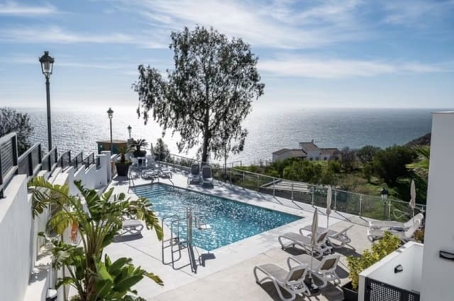 Piso de 2 habitaciones en Chaparil - Torrecilla - Punta Lara, Nerja en venta con piscina garaje - 369.000 € (Ref: 10021258)