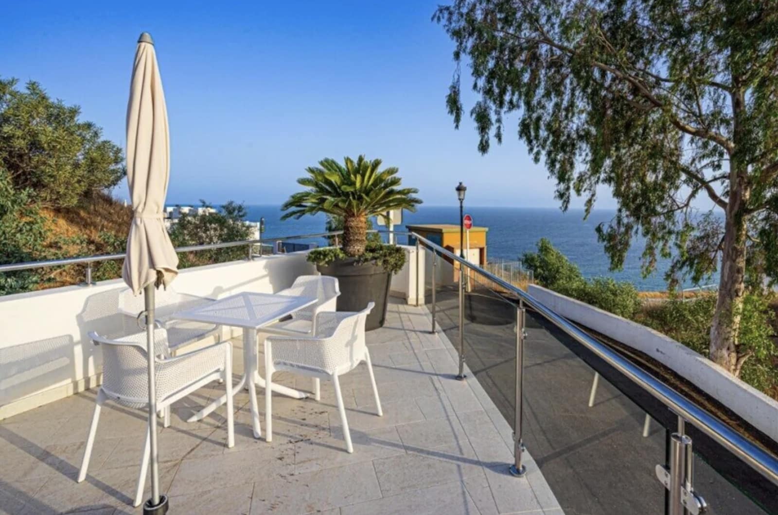Piso de 2 habitaciones en Nerja en venta con piscina garaje - 369.000 € (Ref: 10021258)
