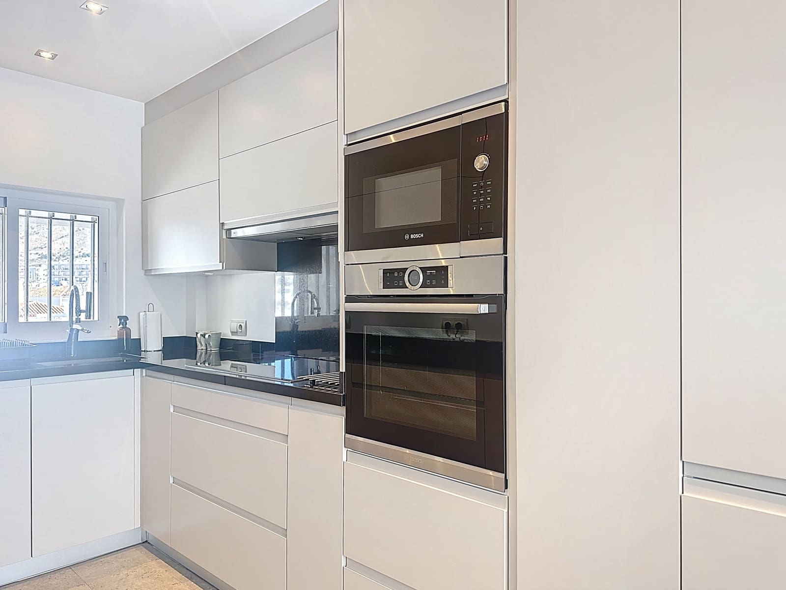 2 chambre Appartement à vendre à Nerja avec piscine garage - 649 000 € (Ref: 10021305)