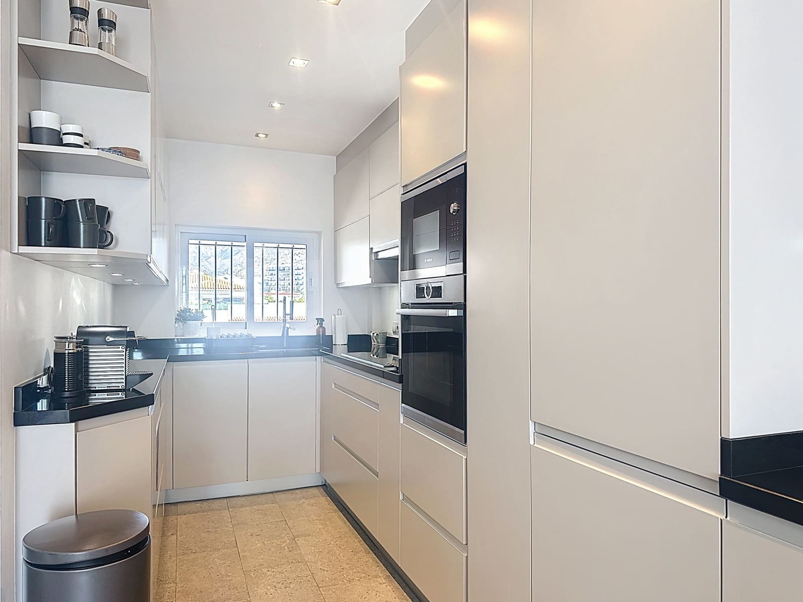2 chambre Appartement à vendre à Nerja avec piscine garage - 649 000 € (Ref: 10021305)