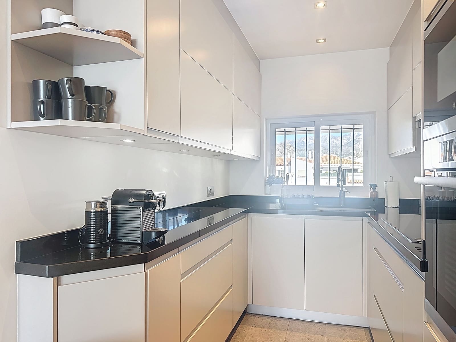 2 chambre Appartement à vendre à Nerja avec piscine garage - 649 000 € (Ref: 10021305)