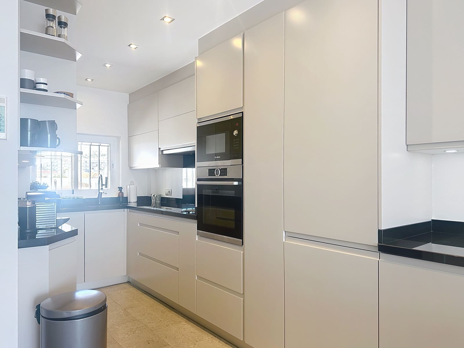 2 chambre Appartement à vendre à Nerja avec piscine garage - 649 000 € (Ref: 10021305)