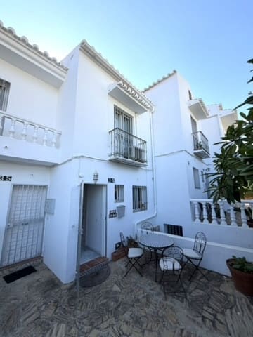3 soveværelse Rækkehus til salg i Nerja med swimmingpool - € 399.000 (Ref: 10081741)