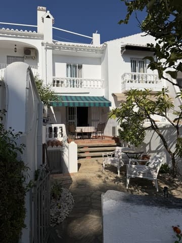 3 soveværelse Rækkehus til salg i Capistrano, Nerja med swimmingpool - € 399.000 (Ref: 10081741)