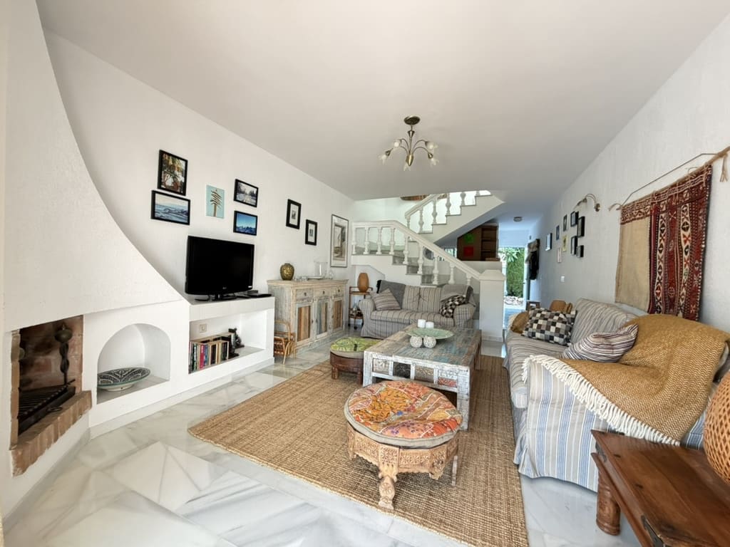 3 soveværelse Rækkehus til salg i Nerja med swimmingpool - € 399.000 (Ref: 10081741)