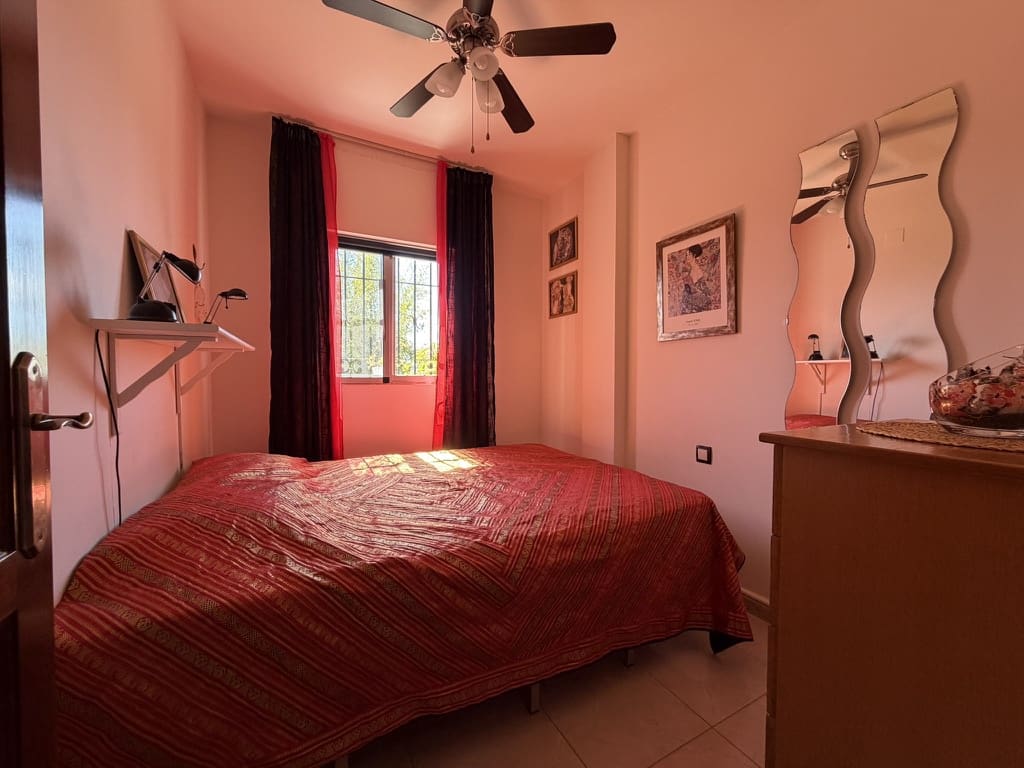 4 bedroom Villa for sale in La Herradura with pool garage - € 1,150,000 (Ref: 10130287)