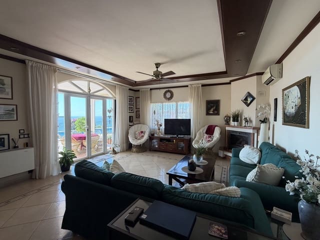 4 soveværelse Villa til salg i La Herradura, Almuñécar med swimmingpool garage - € 1.150.000 (Ref: 10130287)