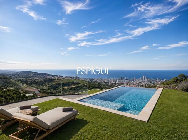 4 slaapkamer Villa te koop in Platja d'Aro, Castell-Platja d'Aro met zwembad garage - € 2.800.000 (Ref: 10016091)