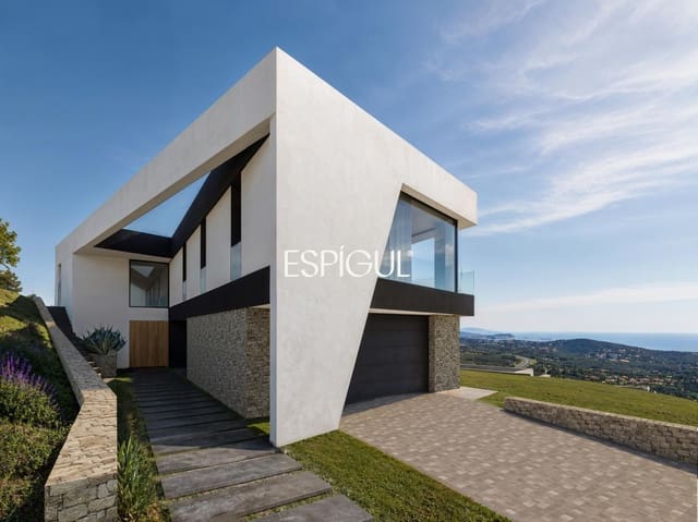 4 slaapkamer Villa te koop in Platja d'Aro, Castell-Platja d'Aro met zwembad garage - € 2.800.000 (Ref: 10016091)