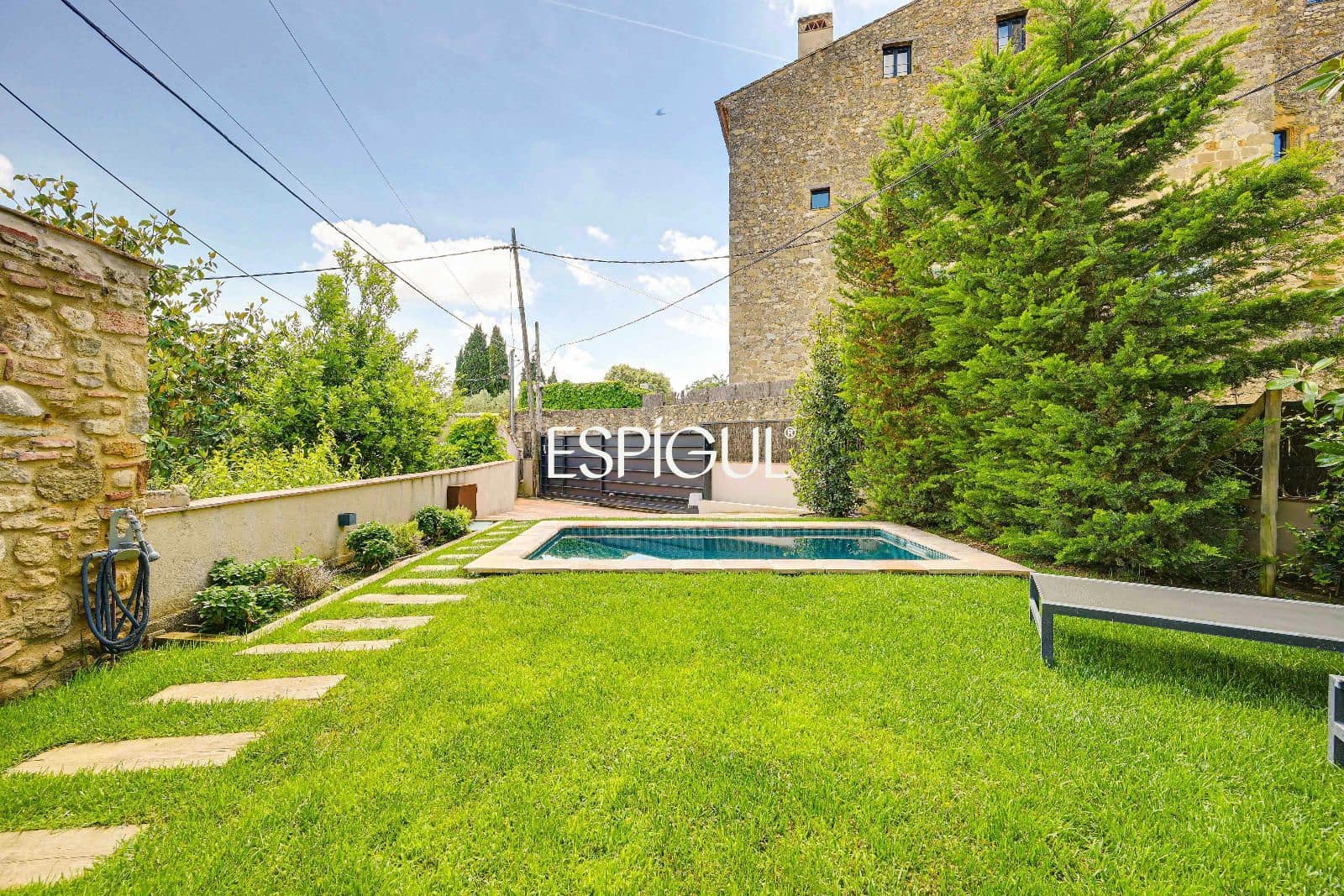 4 bedroom Villa for sale in La Bisbal d'Emporda with pool garage - € 635,000 (Ref: 10016092)