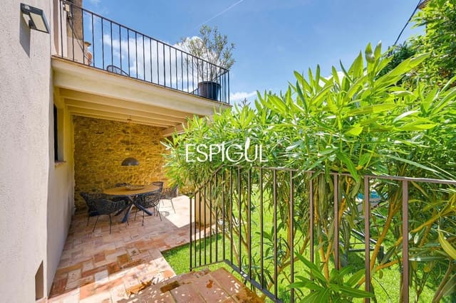 4 bedroom Villa for sale in La Bisbal d'Empordà with pool garage - € 635,000 (Ref: 10016092)