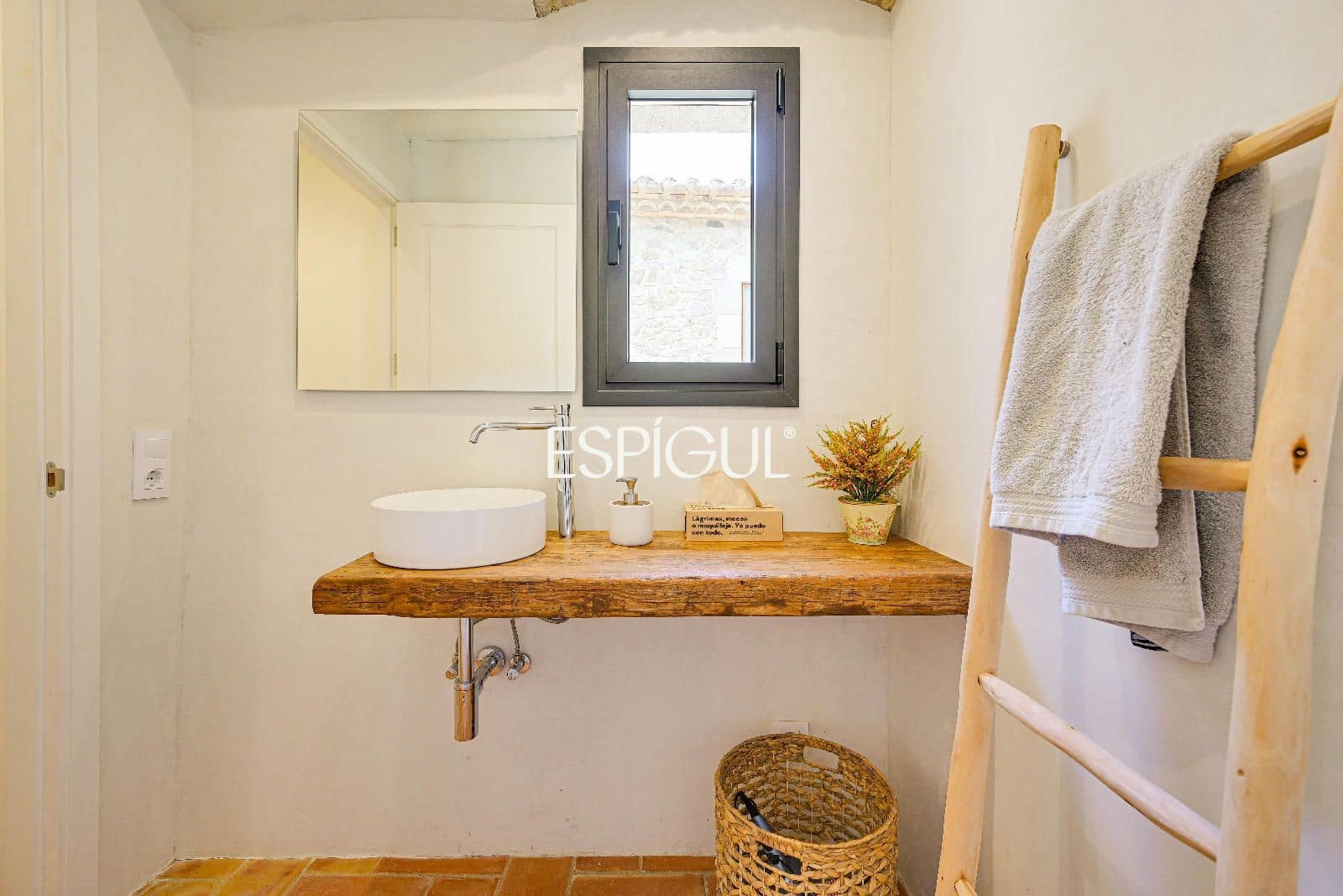 4 bedroom Villa for sale in La Bisbal d'Emporda with pool garage - € 635,000 (Ref: 10016092)