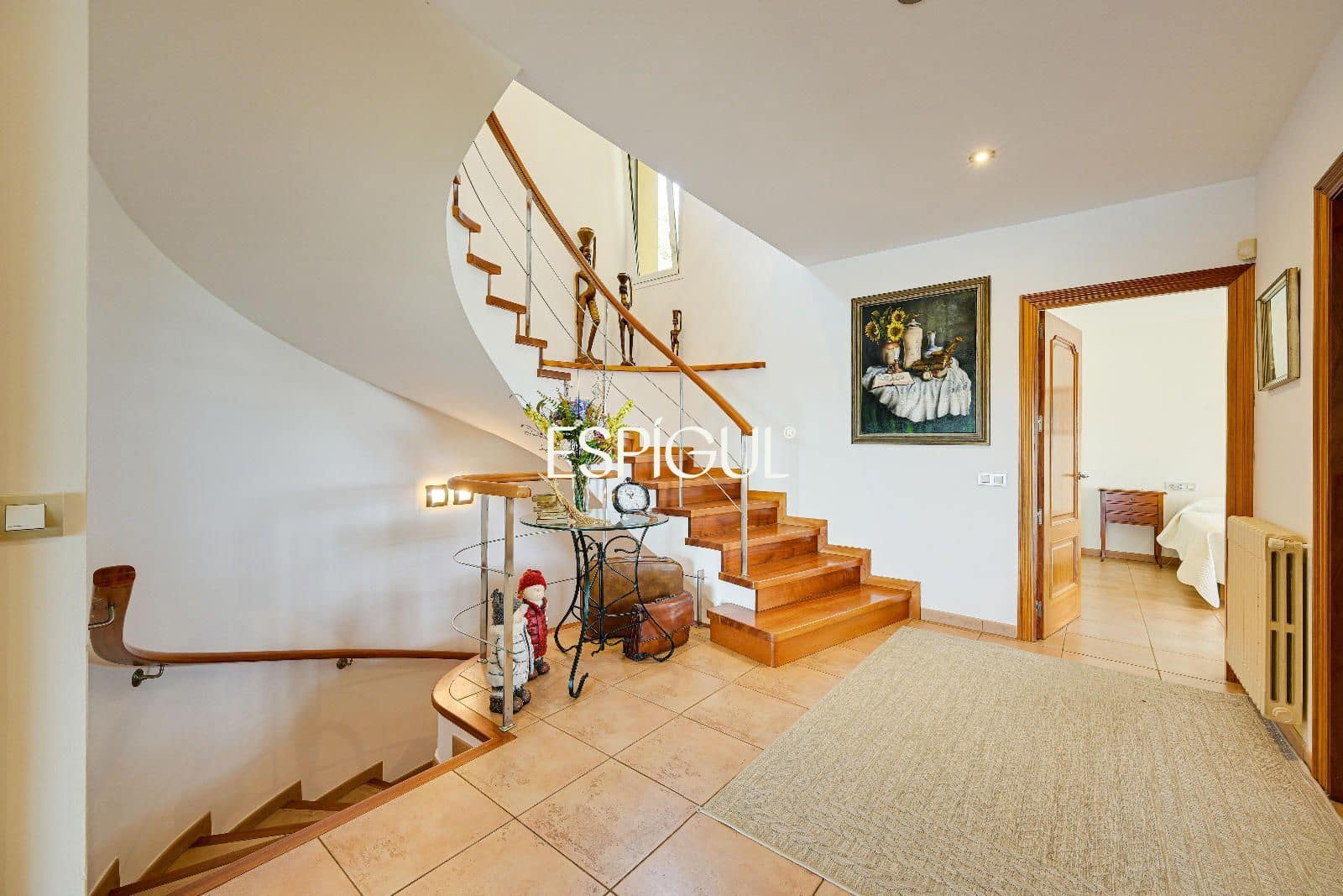 5 soveværelse Villa til salg i Mont-ras med swimmingpool garage - € 1.500.000 (Ref: 10016093)