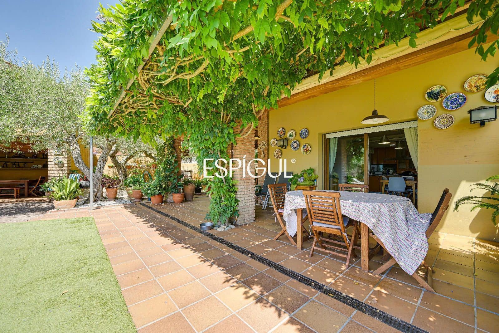 5 soveværelse Villa til salg i Mont-ras med swimmingpool garage - € 1.500.000 (Ref: 10016093)