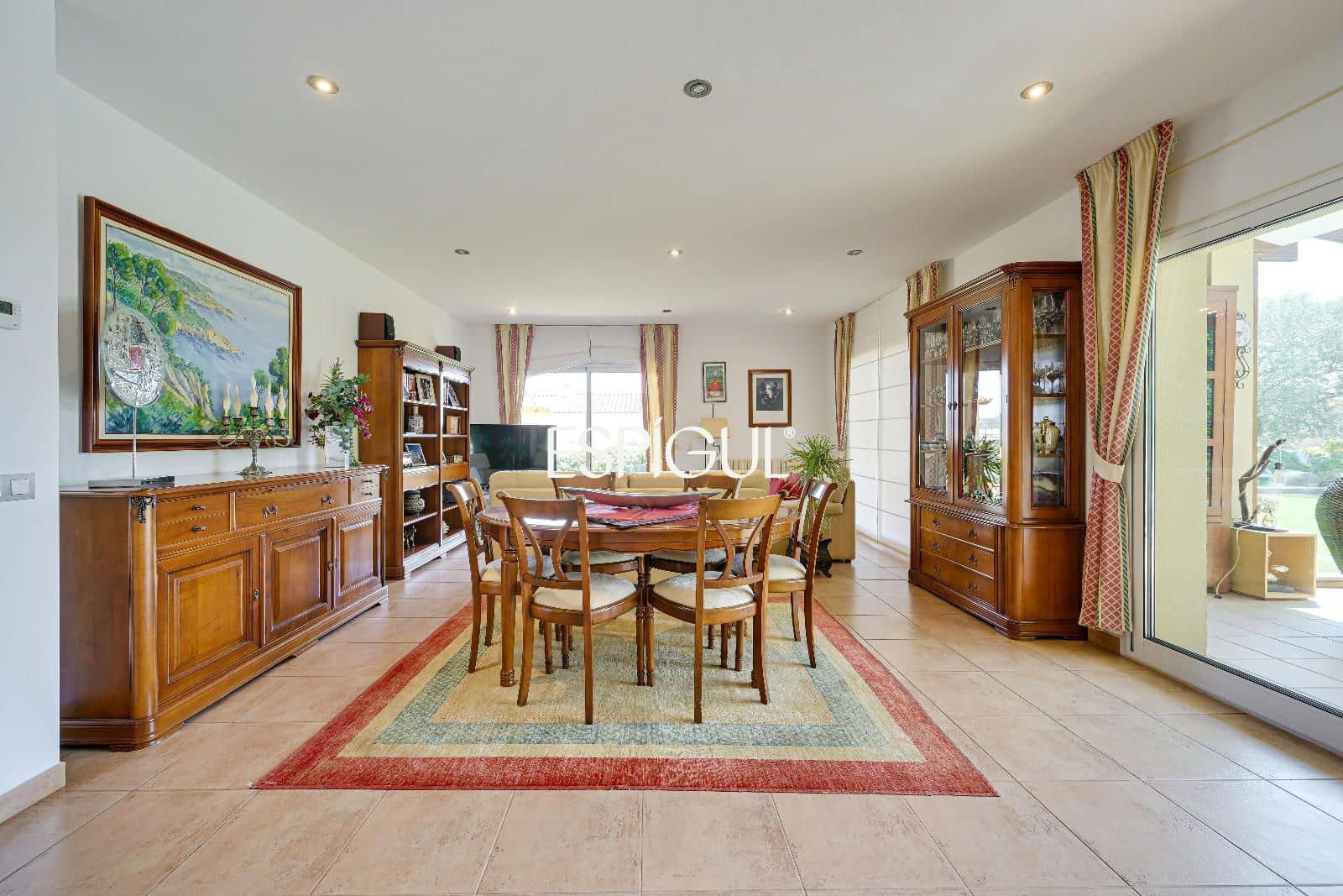 5 soveværelse Villa til salg i Mont-ras med swimmingpool garage - € 1.500.000 (Ref: 10016093)