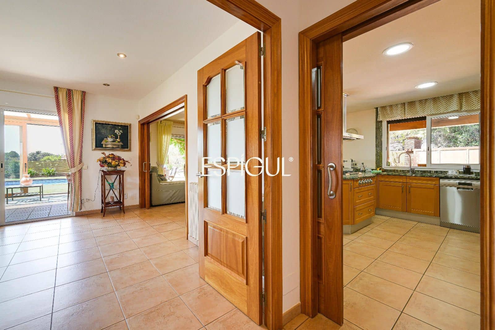 5 soveværelse Villa til salg i Mont-ras med swimmingpool garage - € 1.500.000 (Ref: 10016093)