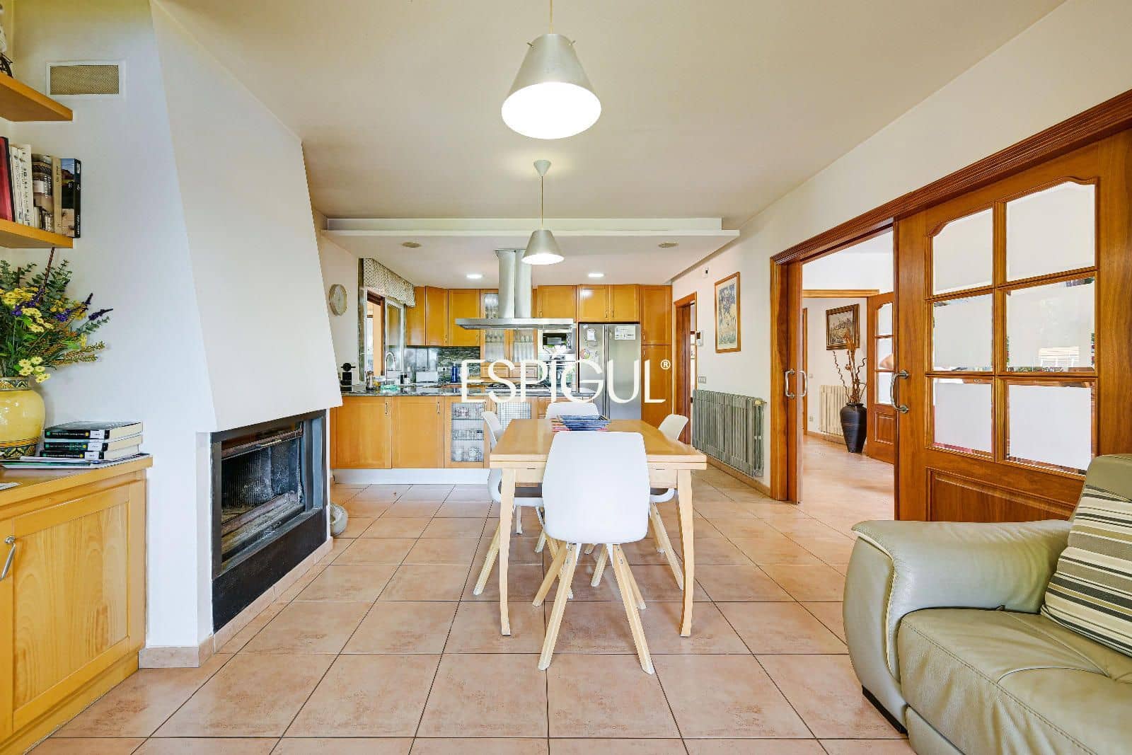 5 soveværelse Villa til salg i Mont-ras med swimmingpool garage - € 1.500.000 (Ref: 10016093)