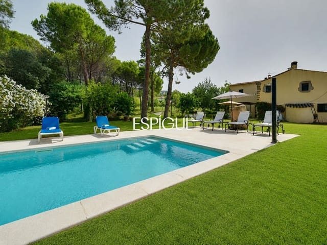 7 Zimmer Villa zu verkaufen in Santa Cristina d'Aro mit Pool Garage - 1.250.000 € (Ref: 10016097)