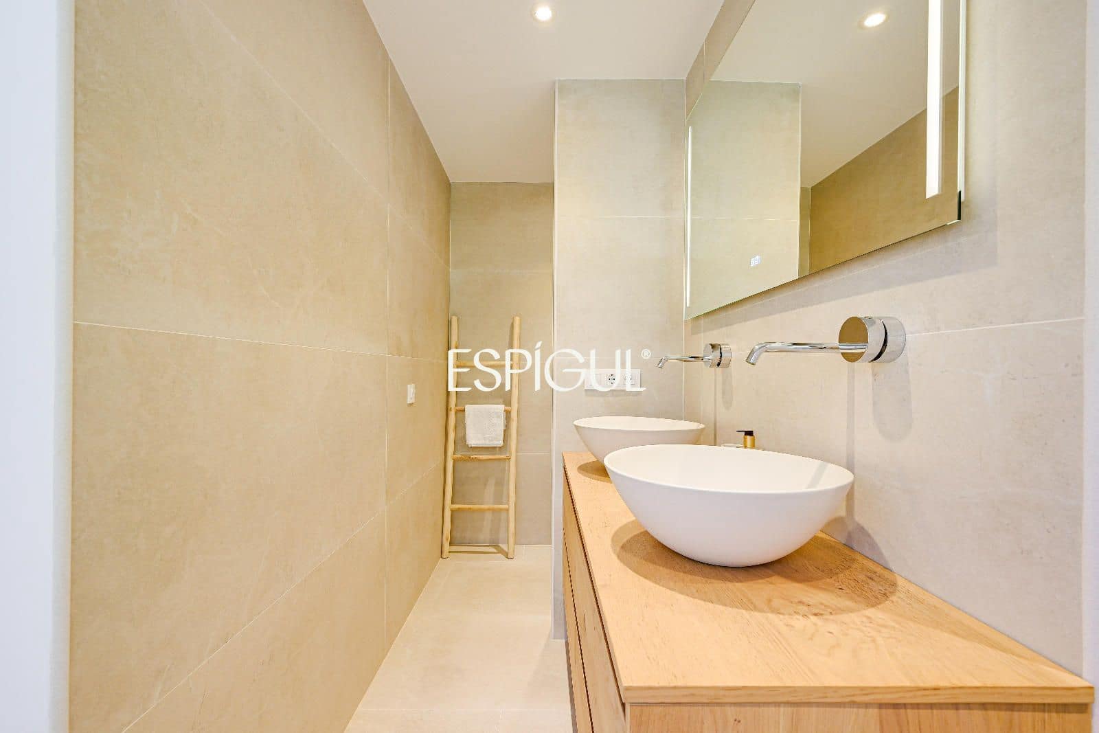 Chalet de 5 habitaciones en Vall-llobrega en venta con piscina garaje - 1.975.000 € (Ref: 10016100)