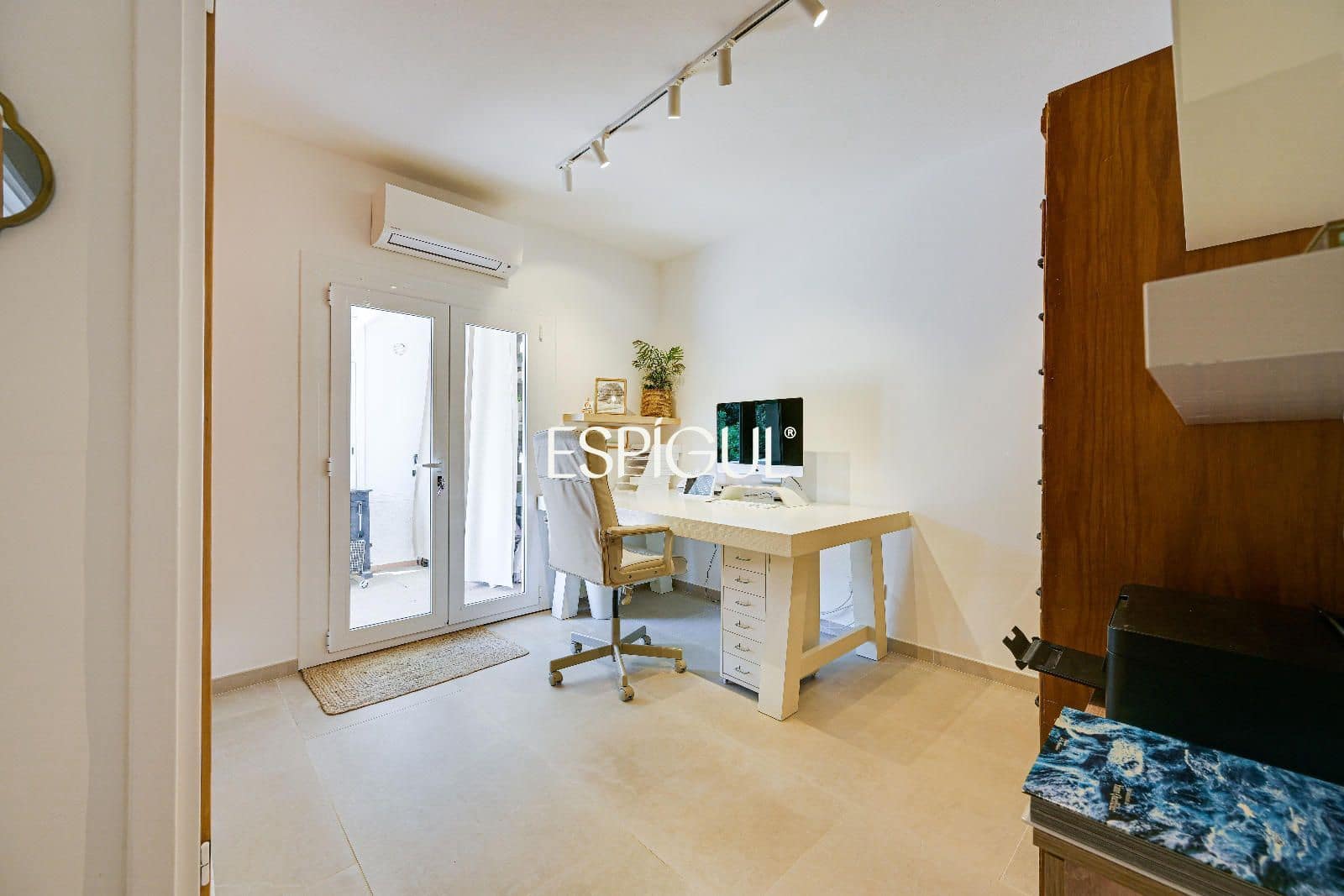 Chalet de 5 habitaciones en Vall-llobrega en venta con piscina garaje - 1.975.000 € (Ref: 10016100)