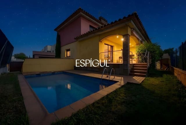 4 bedroom Villa for sale in L'Escala with pool garage - € 550,000 (Ref: 10016101)