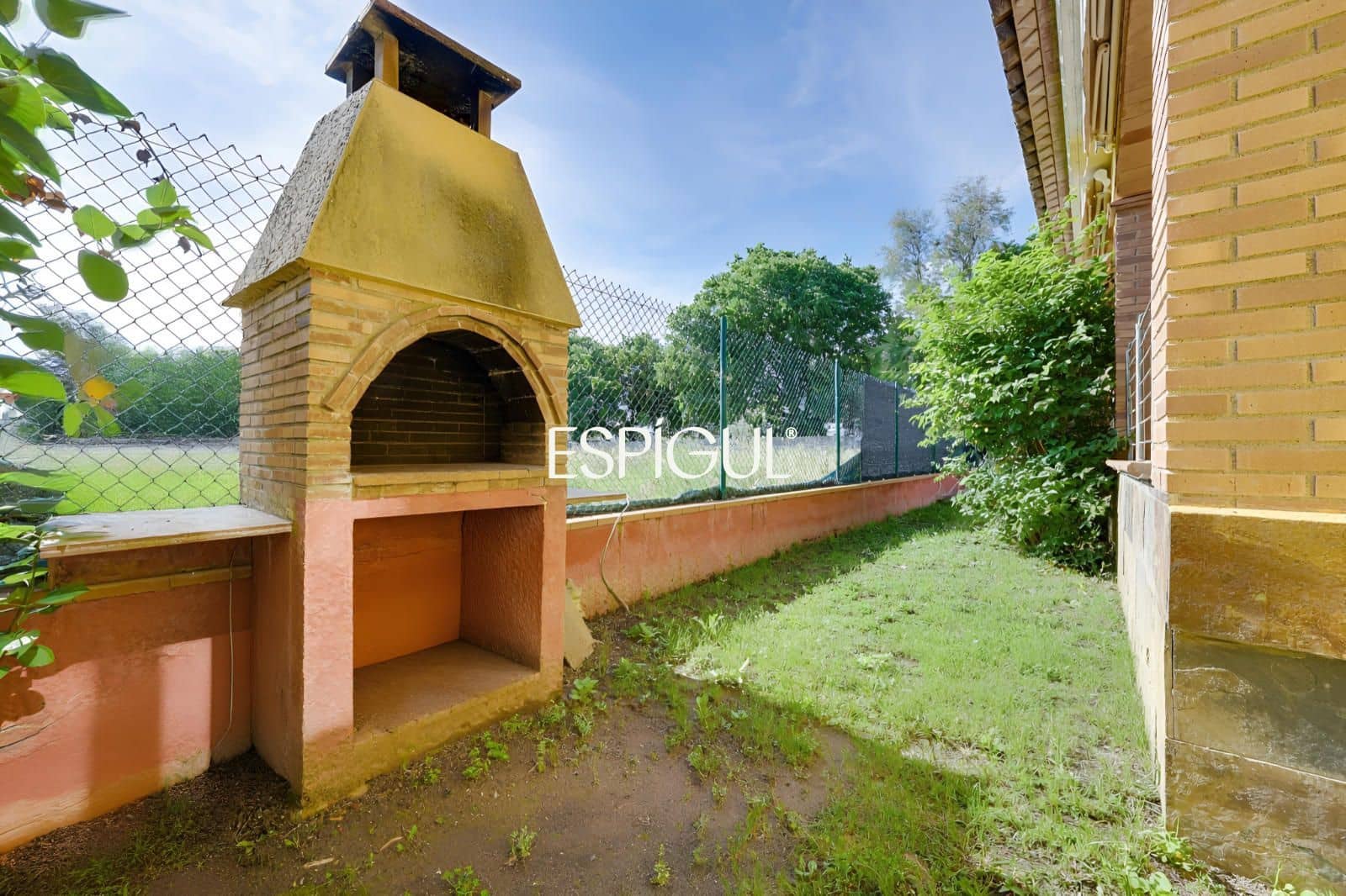 4 bedroom Villa for sale in L'Escala with pool garage - € 550,000 (Ref: 10016101)