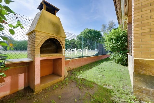 4 bedroom Villa for sale in L'Escala with pool garage - € 550,000 (Ref: 10016101)