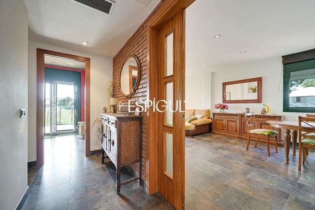 4 bedroom Villa for sale in L'Escala with pool garage - € 550,000 (Ref: 10016101)