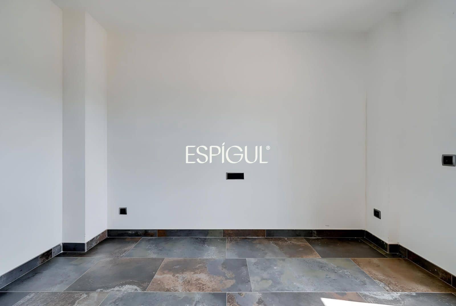 4 bedroom Villa for sale in L'Escala with pool garage - € 550,000 (Ref: 10016101)