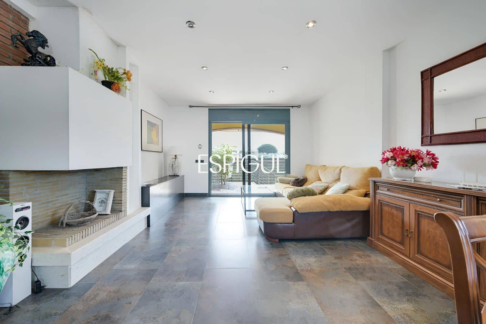 4 bedroom Villa for sale in L'Escala with pool garage - € 550,000 (Ref: 10016101)