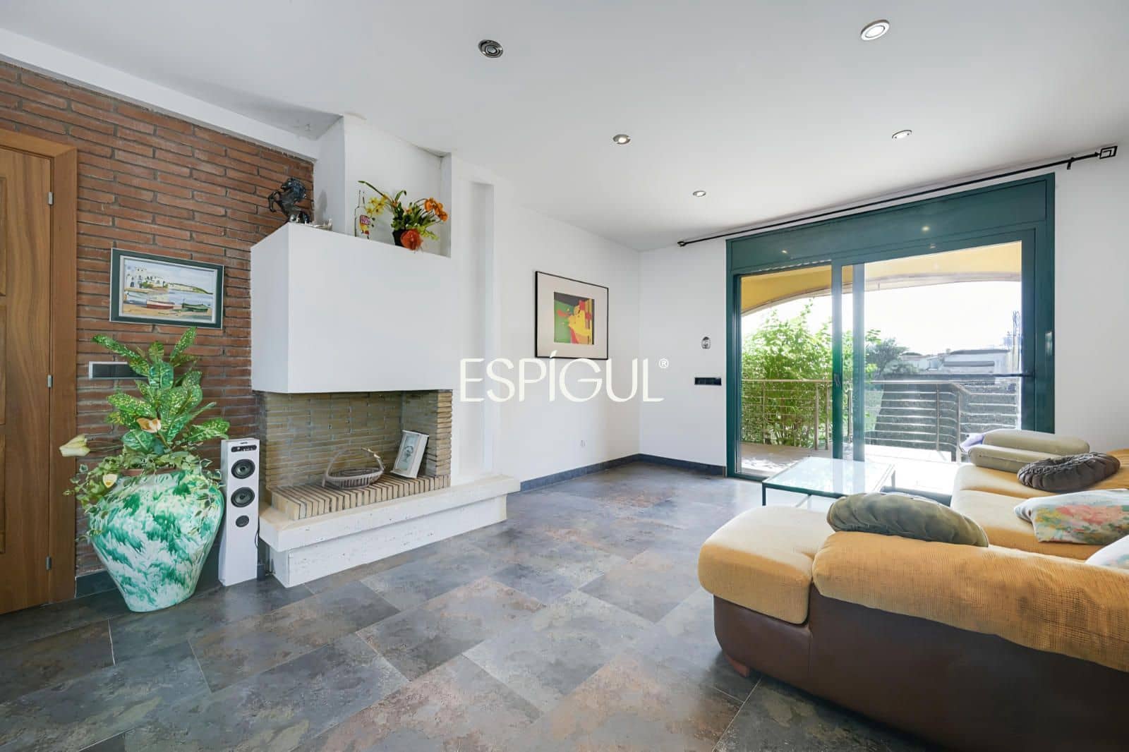 4 bedroom Villa for sale in L'Escala with pool garage - € 550,000 (Ref: 10016101)