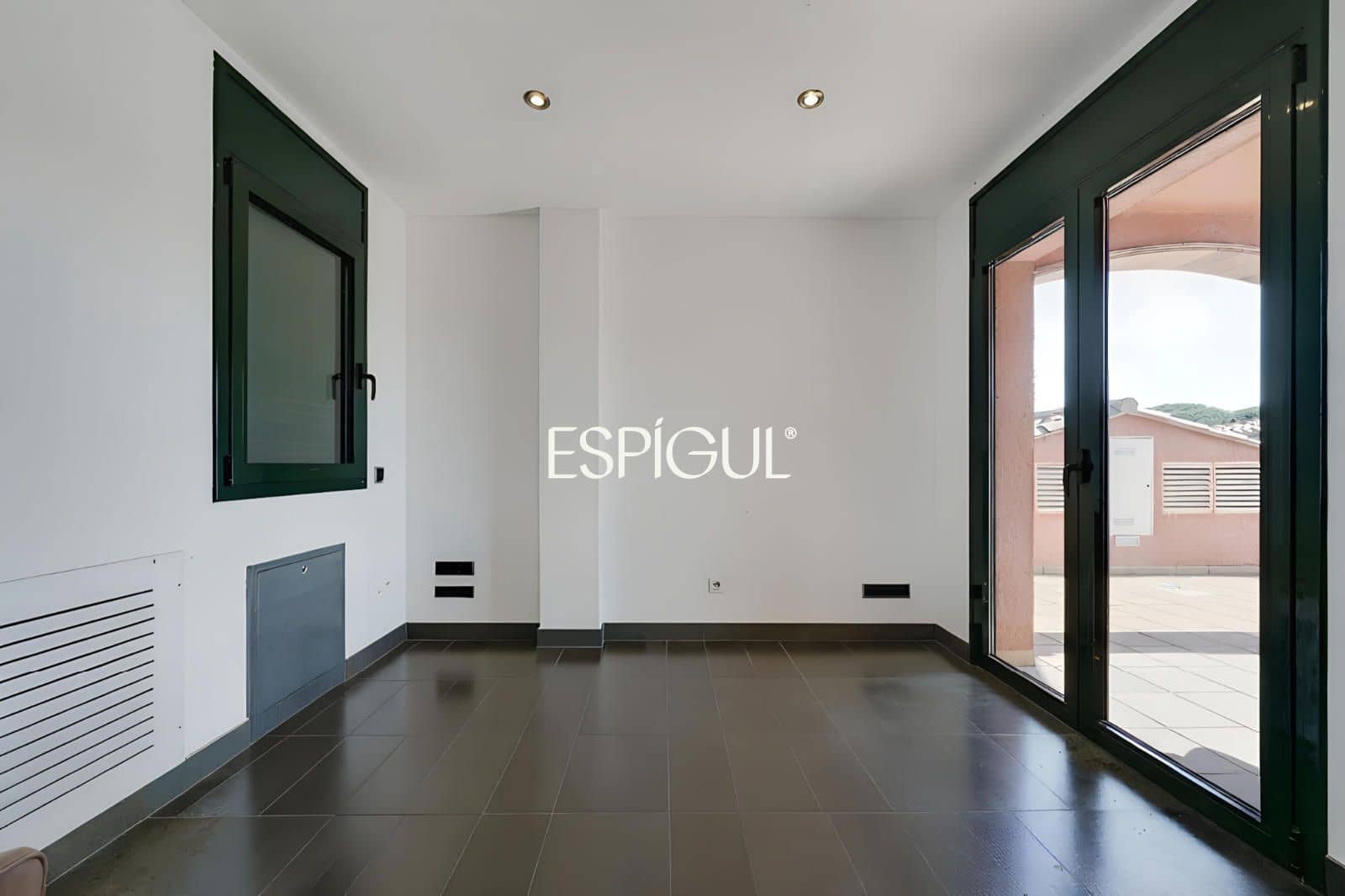 4 bedroom Villa for sale in L'Escala with pool garage - € 550,000 (Ref: 10016101)