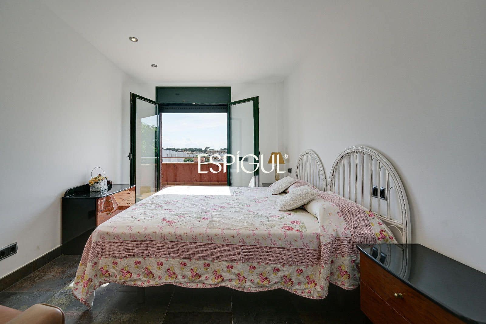 4 bedroom Villa for sale in L'Escala with pool garage - € 550,000 (Ref: 10016101)