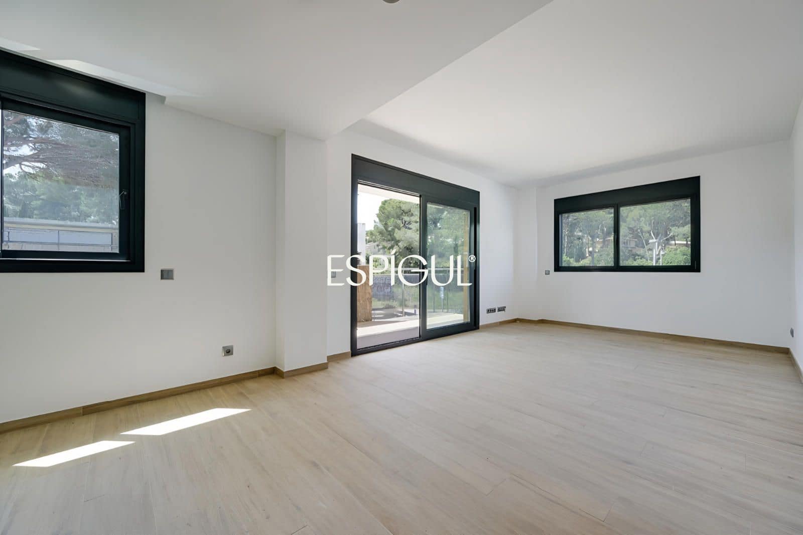 3 bedroom Flat for sale in Pals with pool garage - € 380,000 (Ref: 10016102)