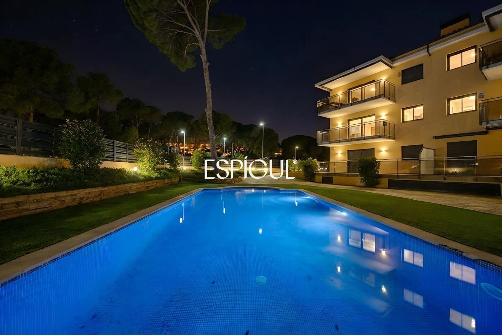 3 bedroom Flat for sale in Pals with pool garage - € 380,000 (Ref: 10016102)