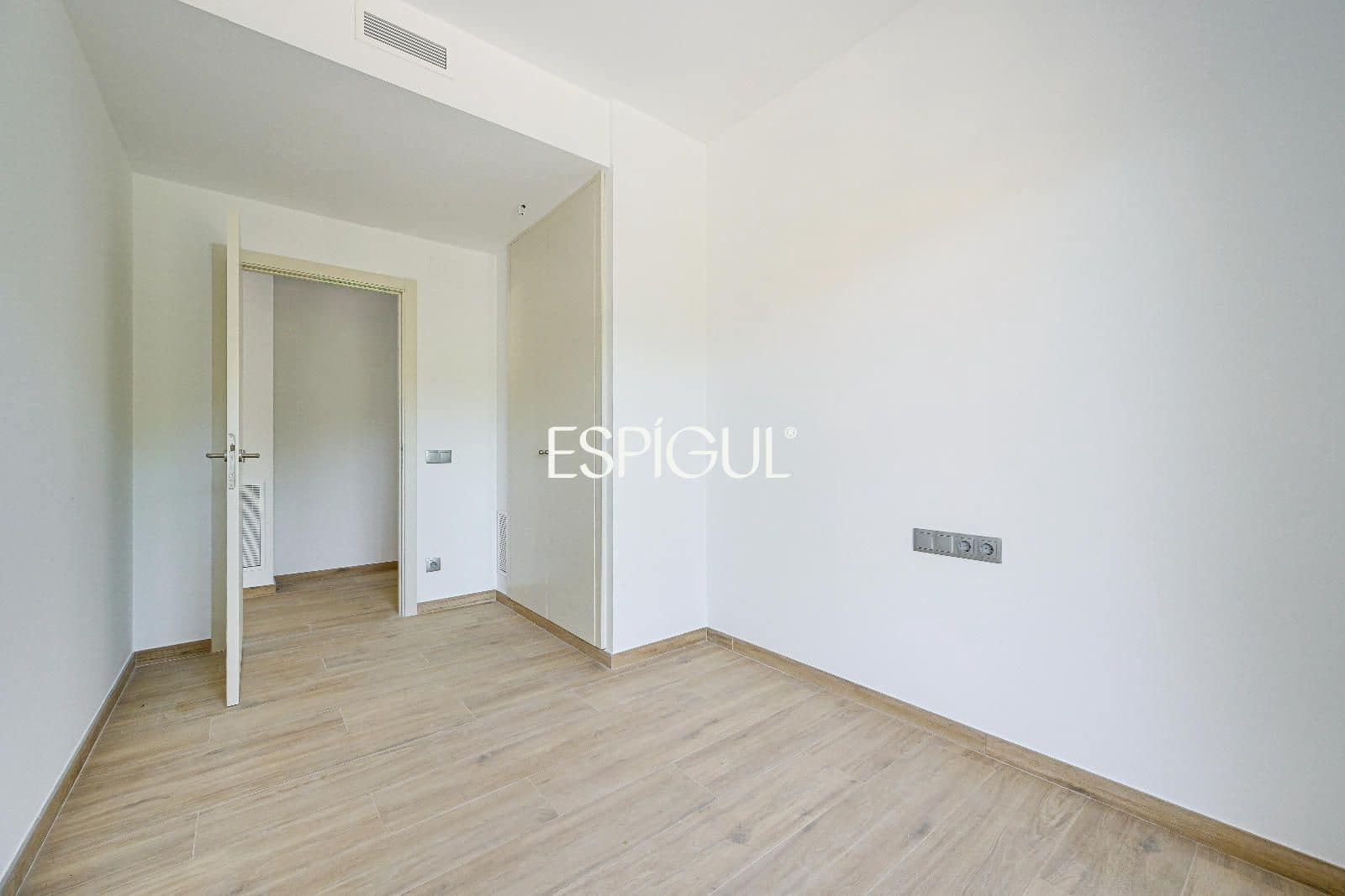 3 bedroom Flat for sale in Pals with pool garage - € 350,000 (Ref: 10016103)