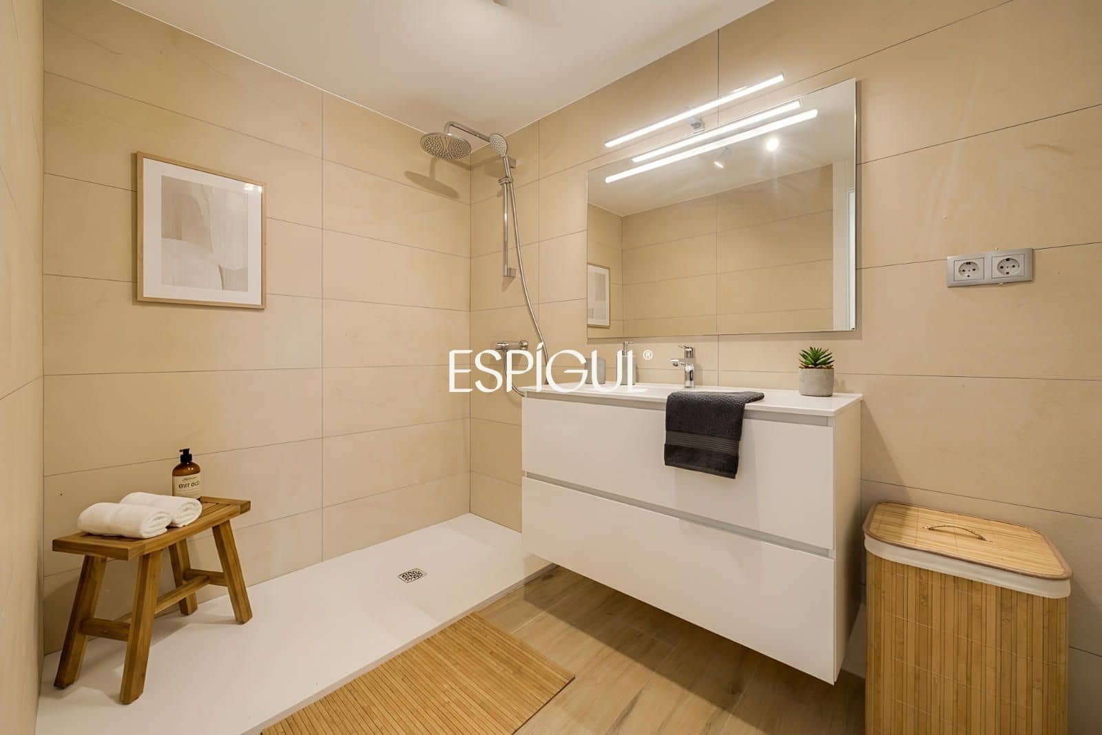 3 bedroom Flat for sale in Pals with pool garage - € 350,000 (Ref: 10016103)