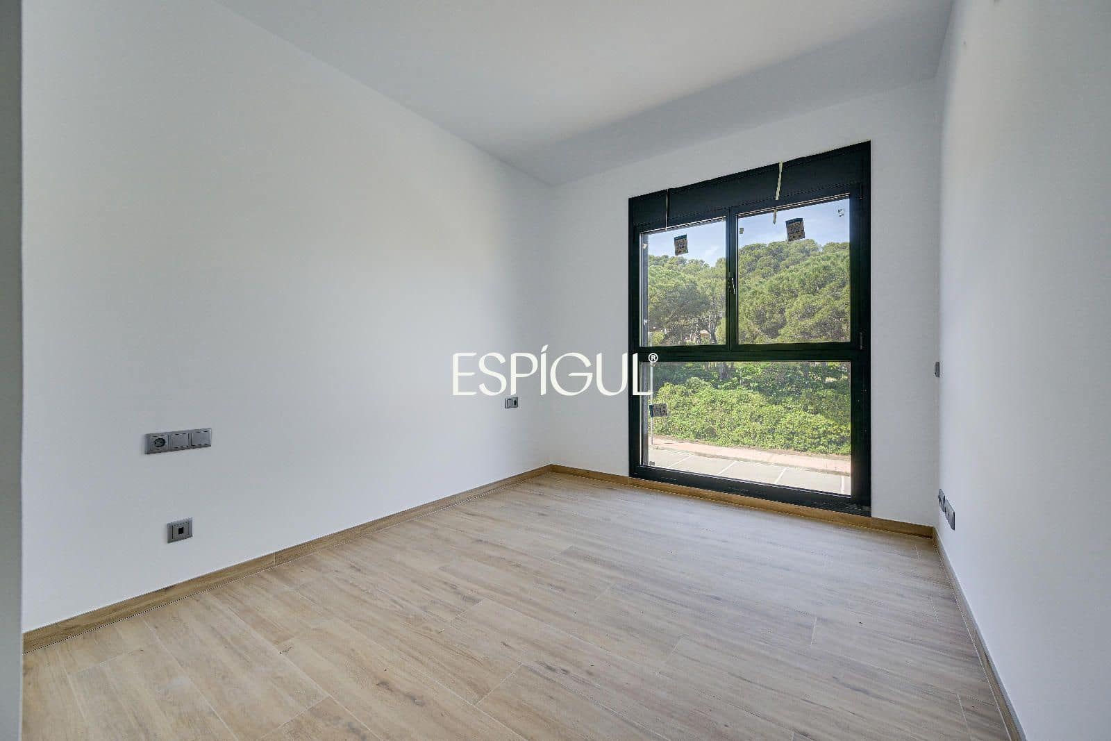 3 bedroom Flat for sale in Pals with pool garage - € 350,000 (Ref: 10016103)