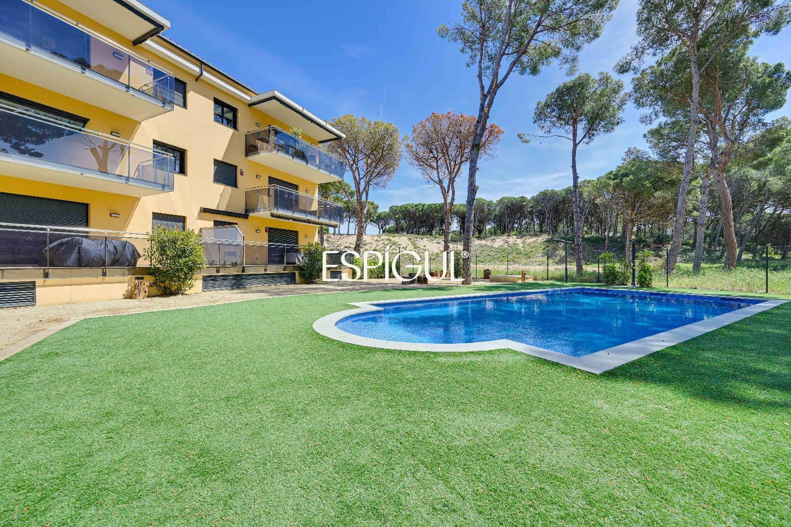 3 bedroom Flat for sale in Pals with pool garage - € 350,000 (Ref: 10016103)