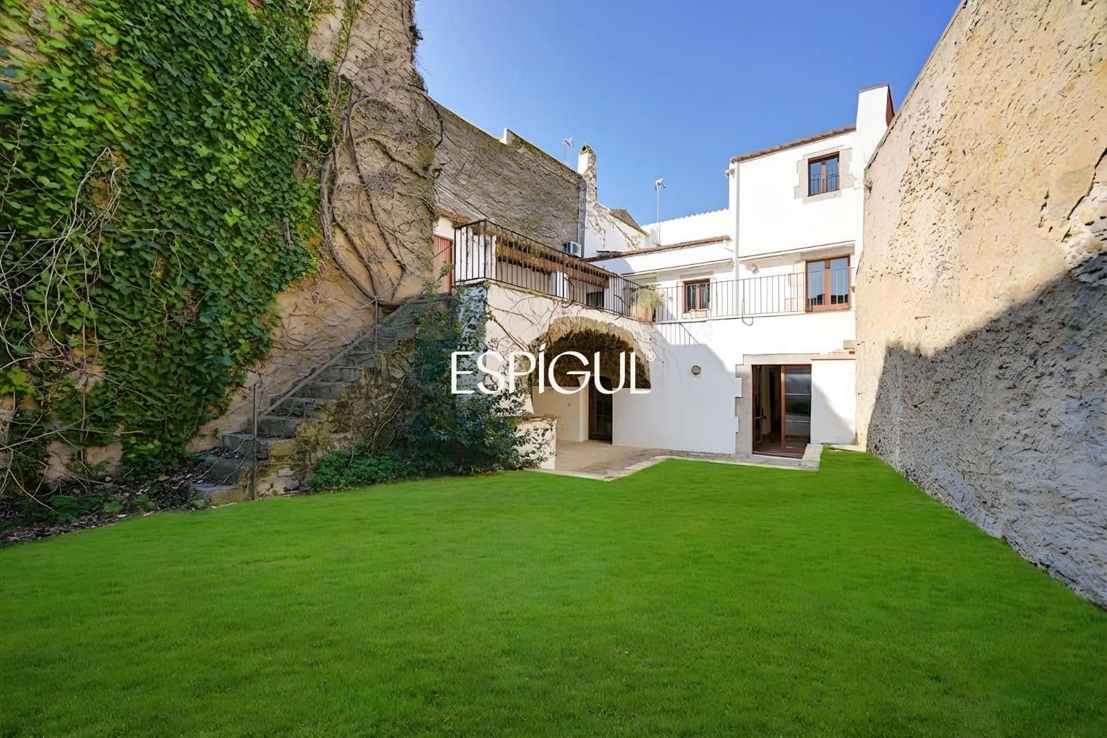 6 slaapkamer Villa te koop in Torroella de Montgri met garage - € 875.000 (Ref: 10016107)