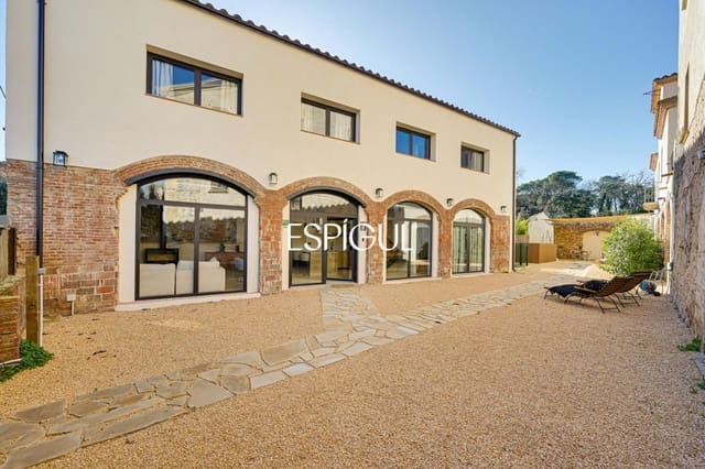 9 Zimmer Villa zu verkaufen in Santa Cristina d'Aro mit Pool - 6.950.000 € (Ref: 10016117)