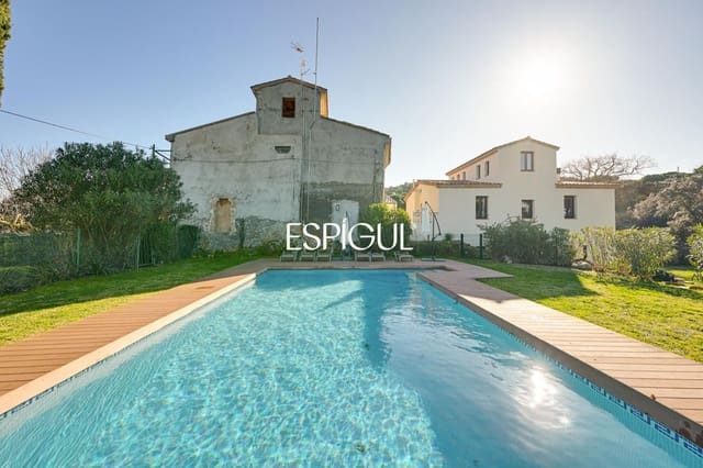 9 Zimmer Villa zu verkaufen in Santa Cristina d'Aro mit Pool - 6.950.000 € (Ref: 10016117)