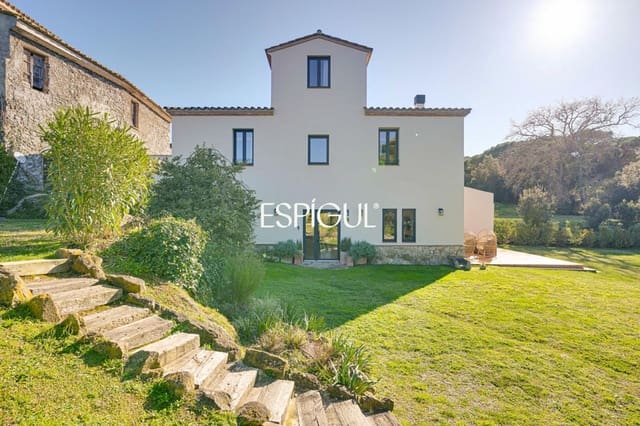 9 Zimmer Villa zu verkaufen in Santa Cristina d'Aro mit Pool - 6.950.000 € (Ref: 10016117)