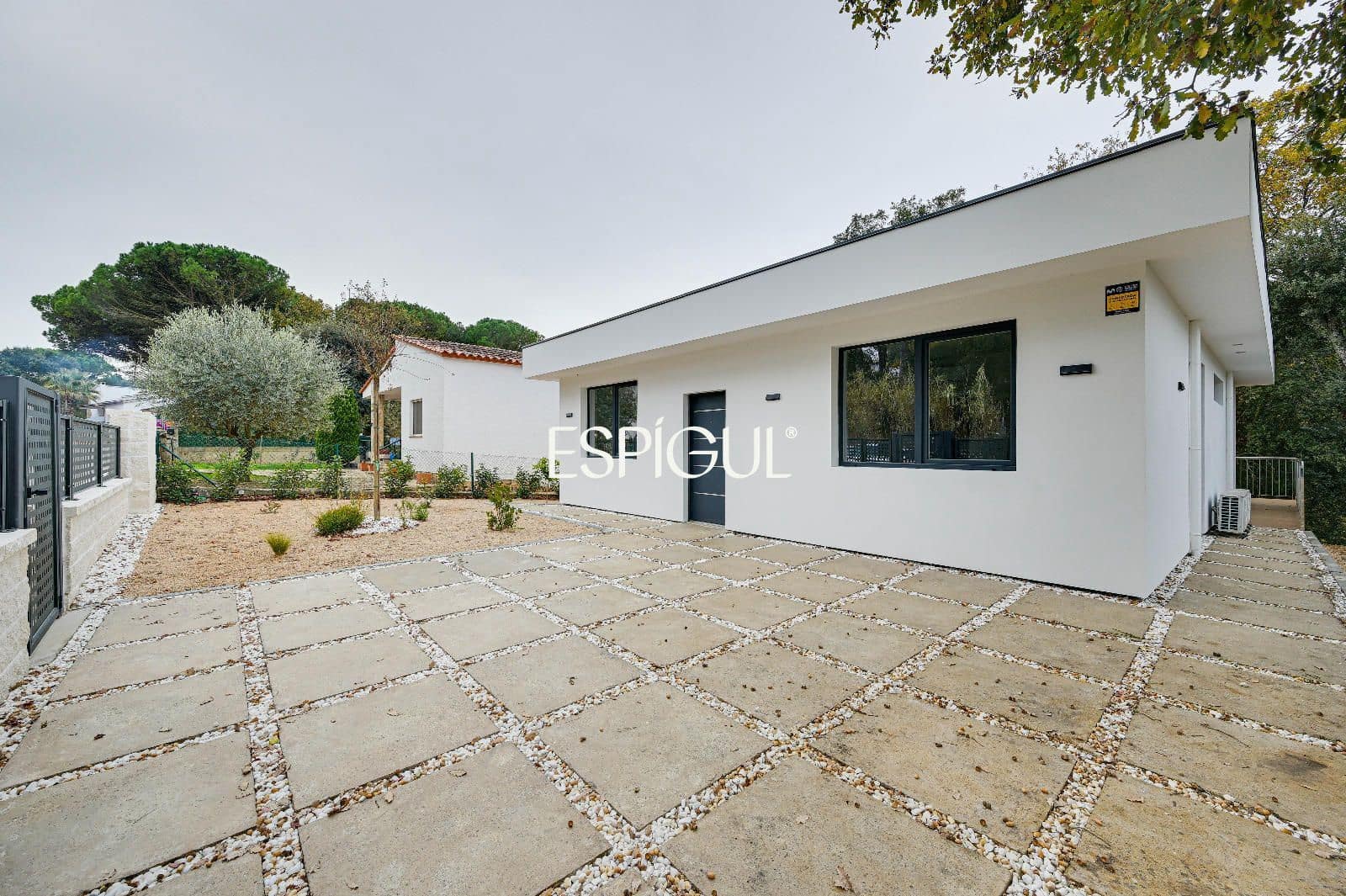 3 soveværelse Villa til salg i Llagostera med swimmingpool - € 425.000 (Ref: 10016119)