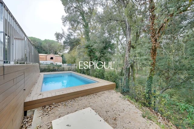 3 soveværelse Villa til salg i Llagostera med swimmingpool - € 425.000 (Ref: 10016119)