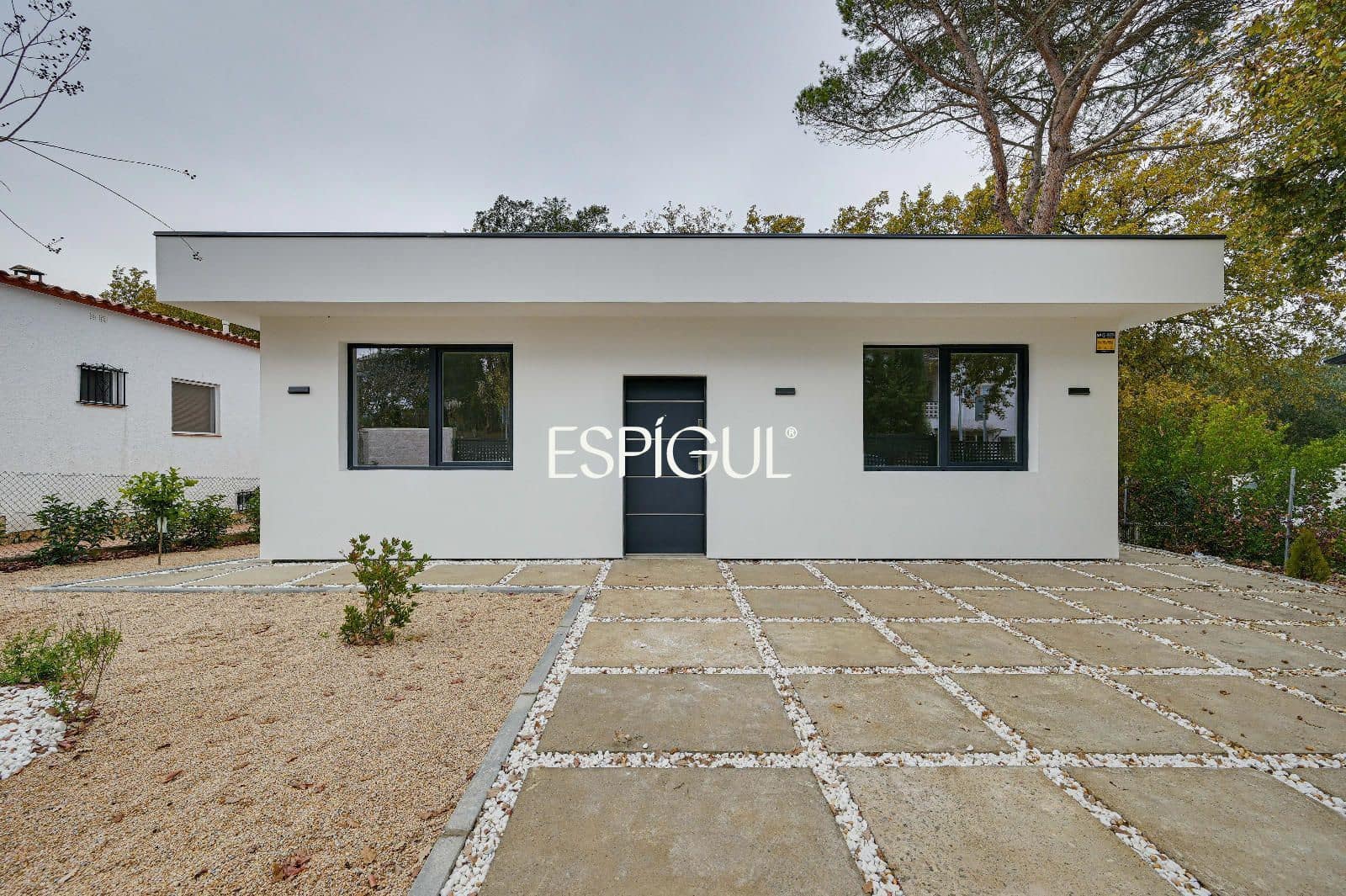 3 soveværelse Villa til salg i Llagostera med swimmingpool - € 425.000 (Ref: 10016119)