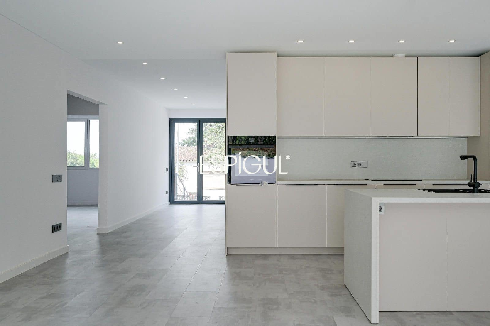 4 soveværelse Villa til salg i Llagostera med swimmingpool garage - € 435.000 (Ref: 10016120)
